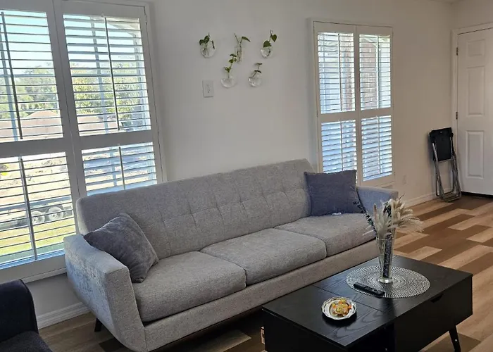 Newly Renovated Modern Studio